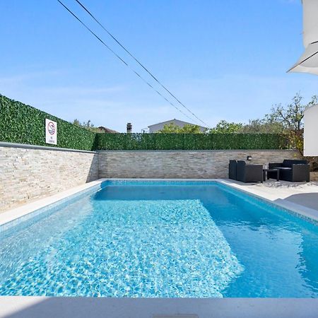 Aquarius Apartments - Beachside With Heated Pool Vodice Ngoại thất bức ảnh