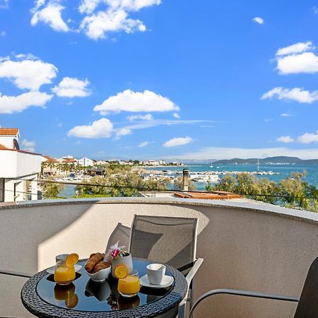 Aquarius Apartments - Beachside With Heated Pool Vodice Ngoại thất bức ảnh