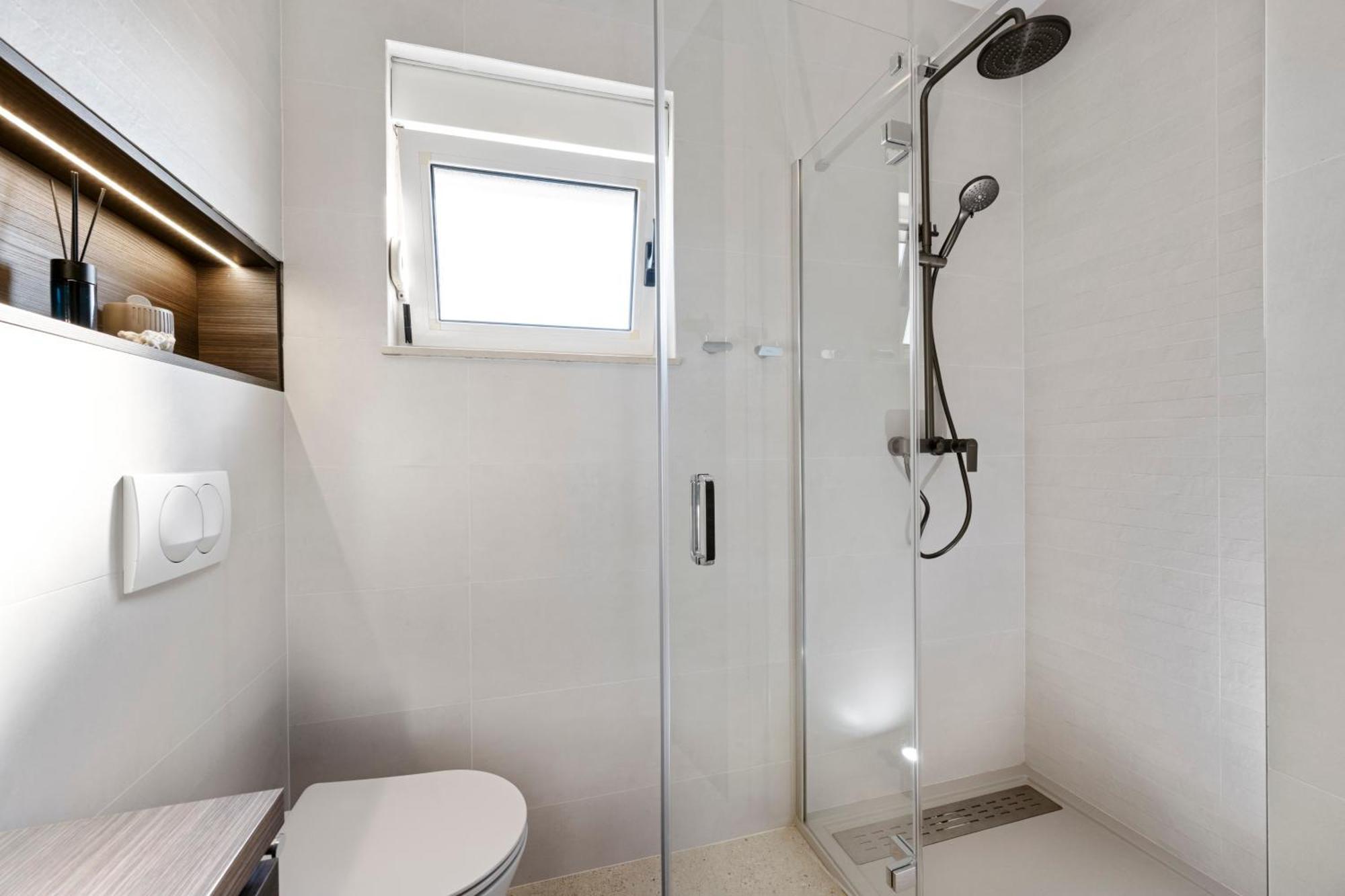 Aquarius Apartments - Beachside With Heated Pool Vodice Phòng bức ảnh