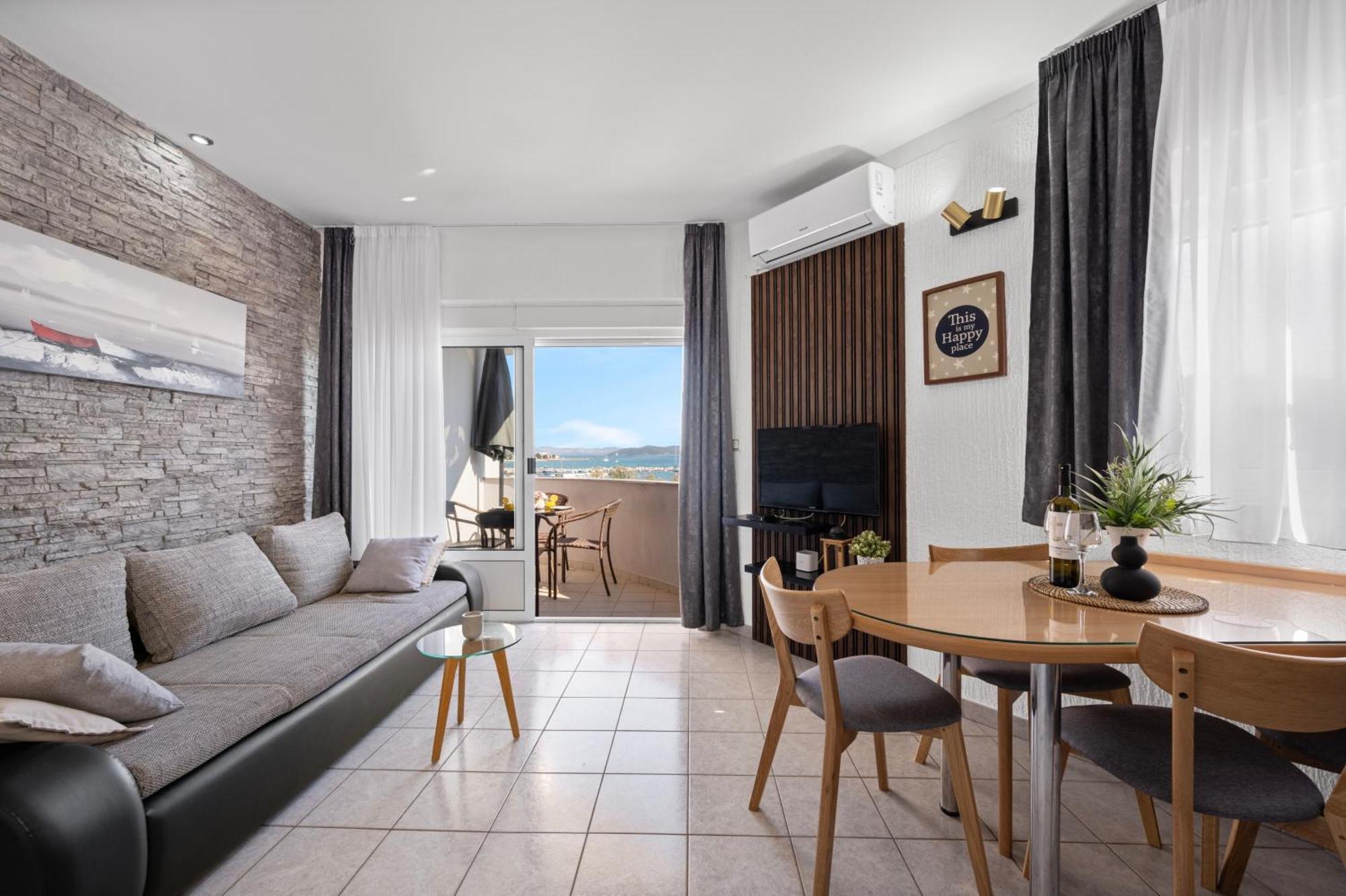 Aquarius Apartments - Beachside With Heated Pool Vodice Ngoại thất bức ảnh