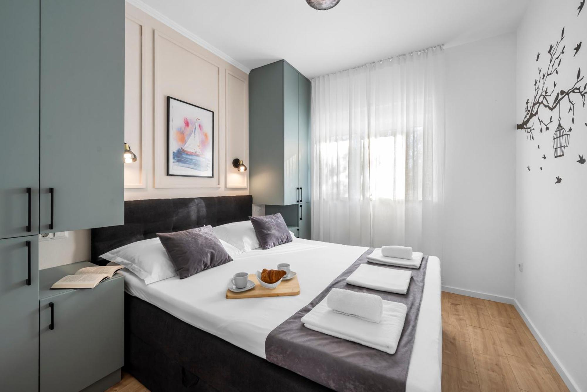 Aquarius Apartments - Beachside With Heated Pool Vodice Phòng bức ảnh