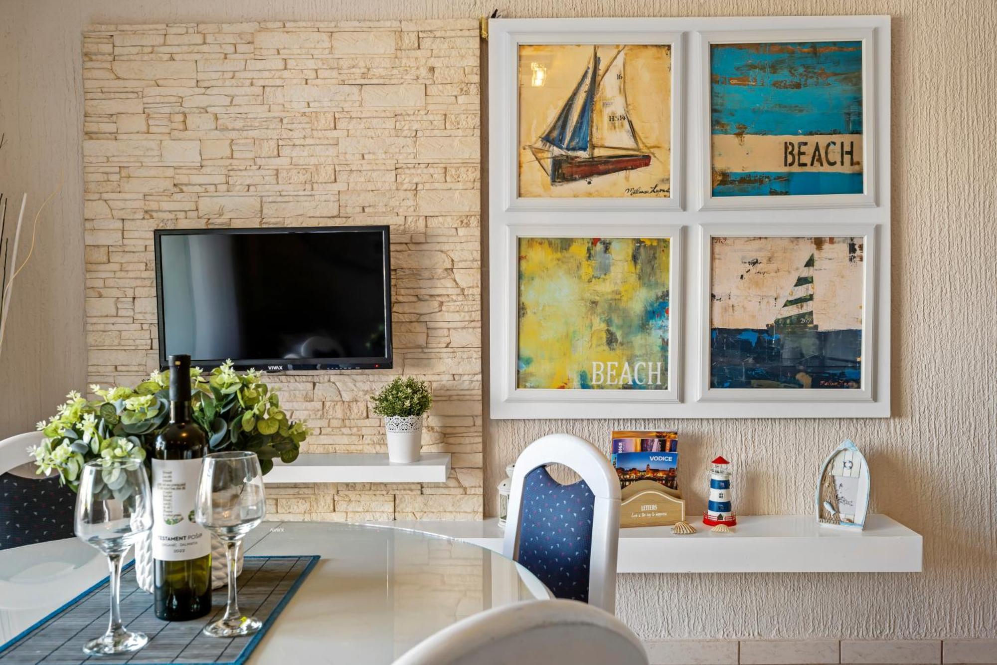 Aquarius Apartments - Beachside With Heated Pool Vodice Ngoại thất bức ảnh