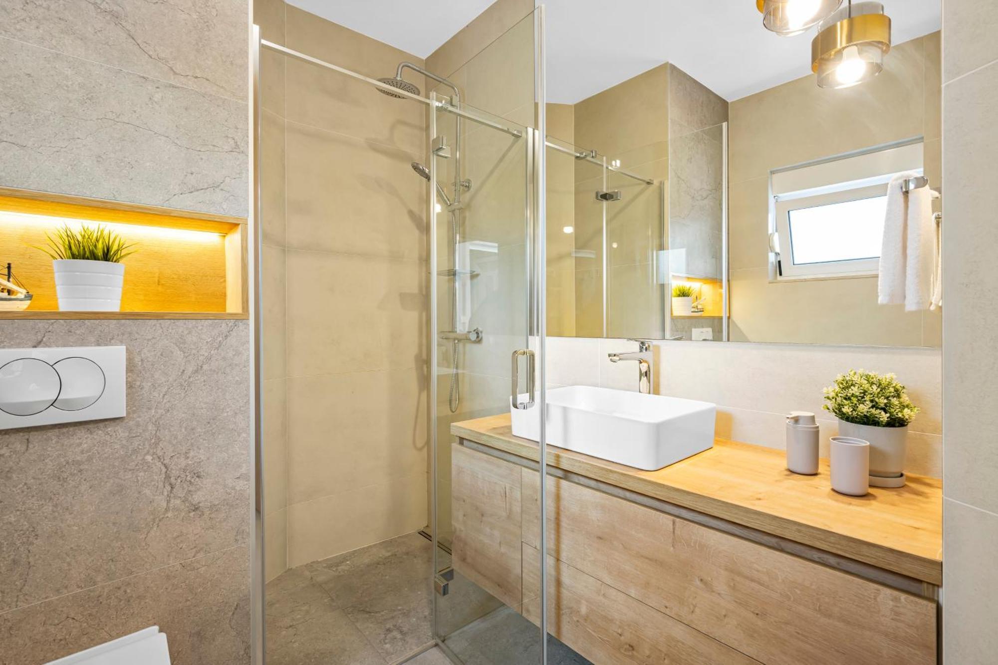 Aquarius Apartments - Beachside With Heated Pool Vodice Ngoại thất bức ảnh