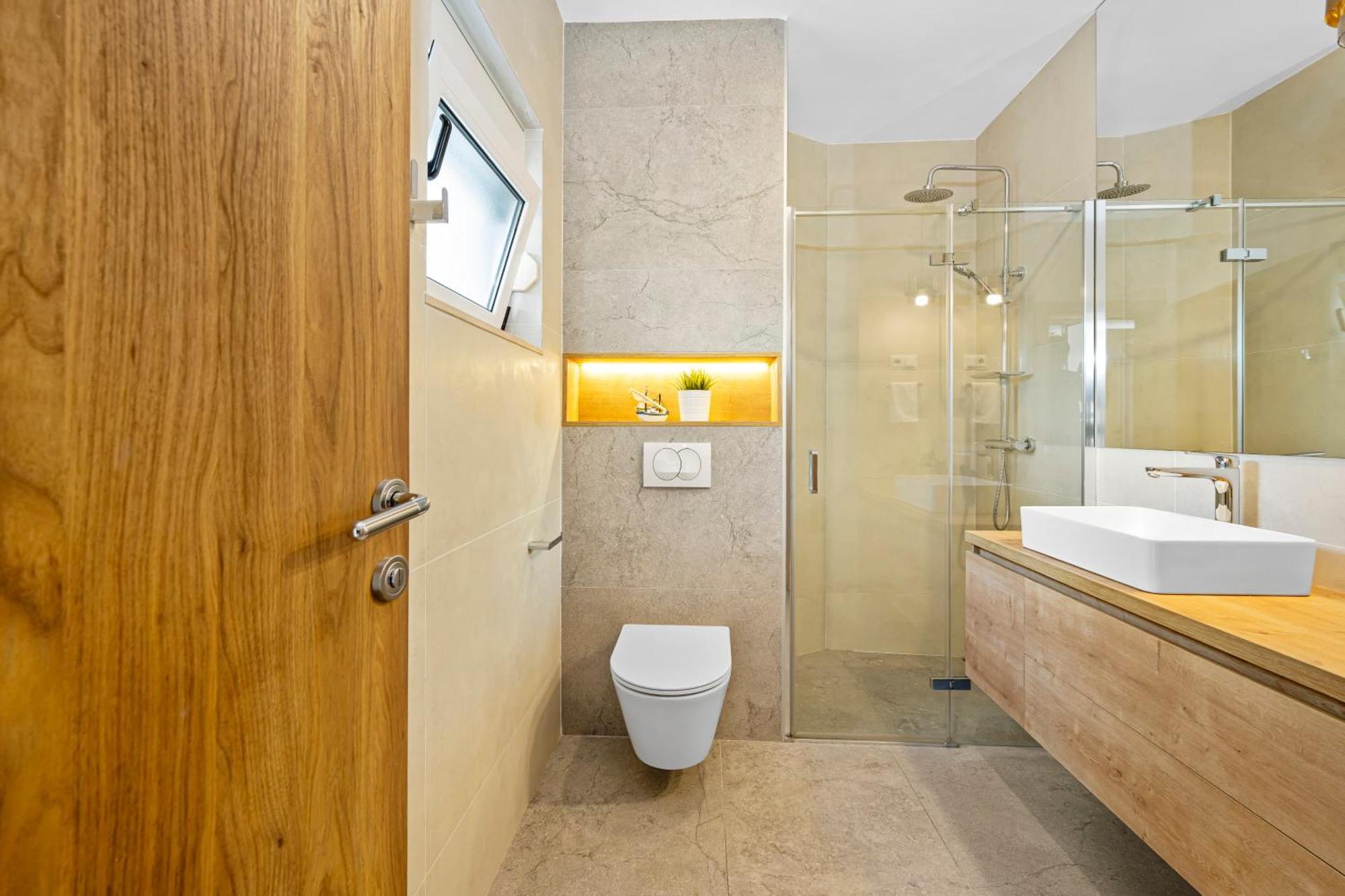Aquarius Apartments - Beachside With Heated Pool Vodice Phòng bức ảnh
